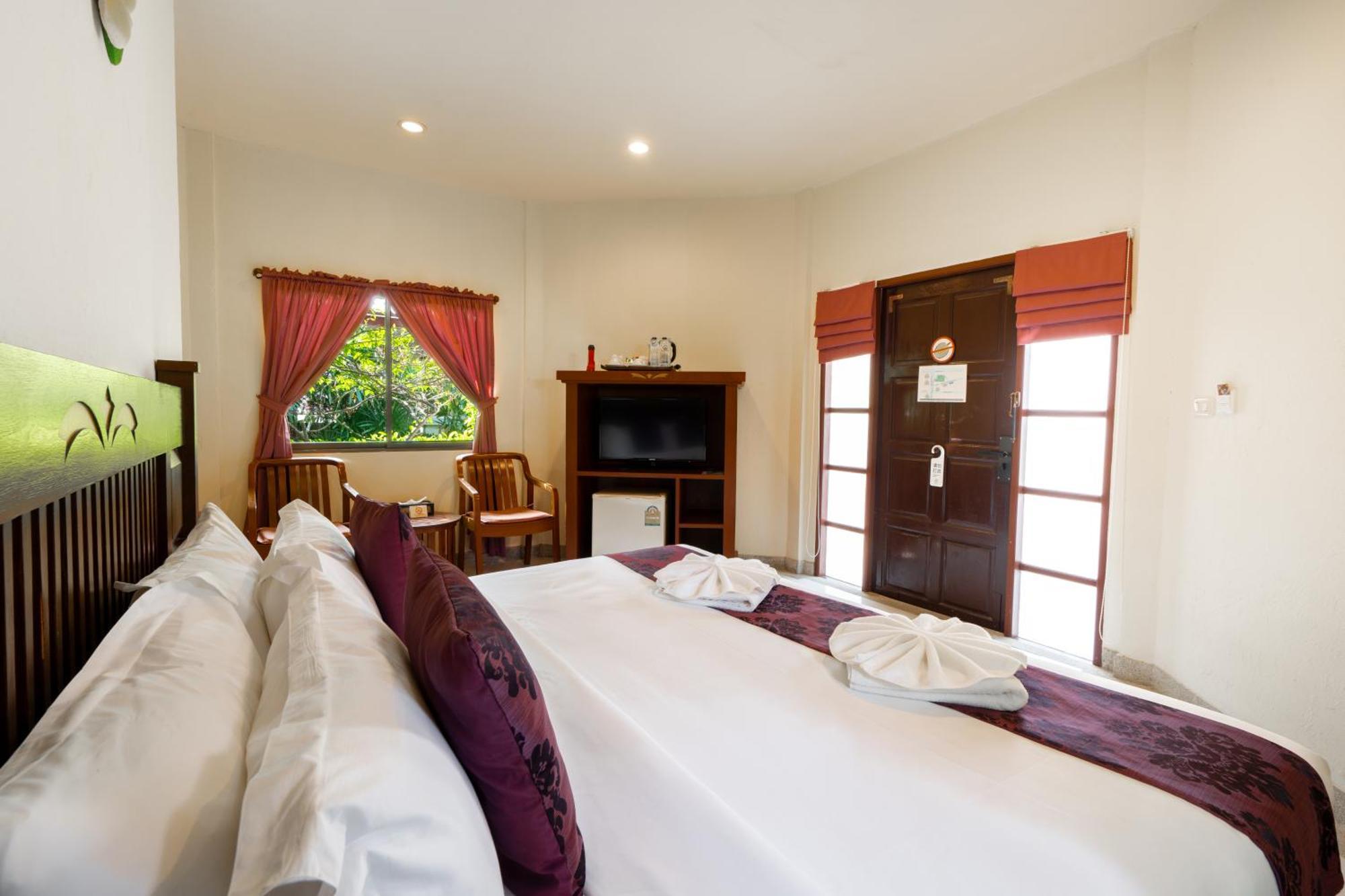 Phuket Leelavadee Hua Ting Resort Patong Экстерьер фото